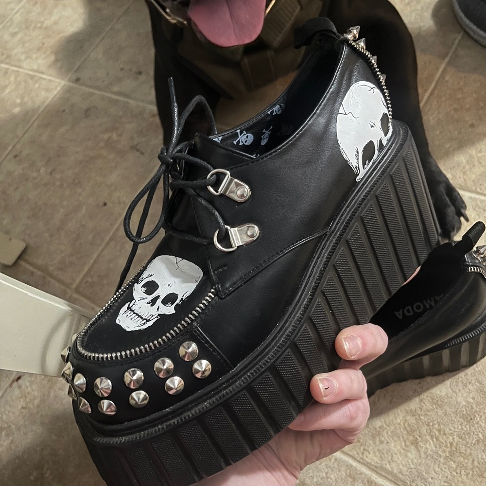 Size 10 Lamoda skull platform creeper shoes